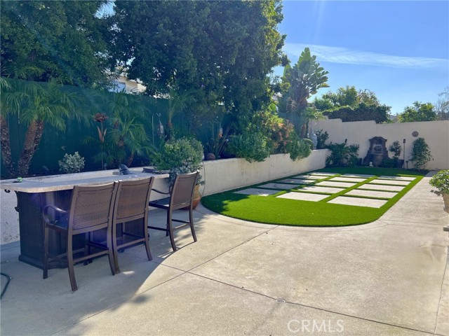 Detail Gallery Image 5 of 5 For 4061 Salacia, Irvine,  CA 92620 - 4 Beds | 2/1 Baths