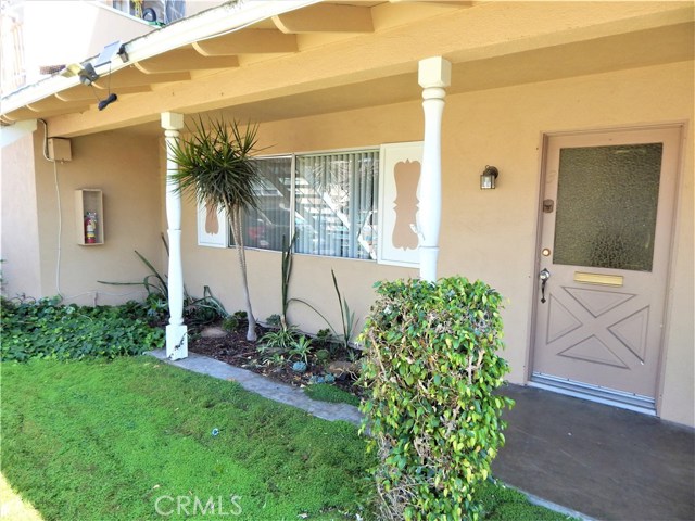 16662 Goldenwest St, Huntington Beach, CA 92647