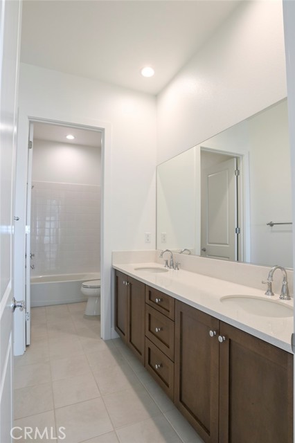 Detail Gallery Image 31 of 65 For 20552 Edgewood Ct, Chatsworth,  CA 91311 - 5 Beds | 5/1 Baths