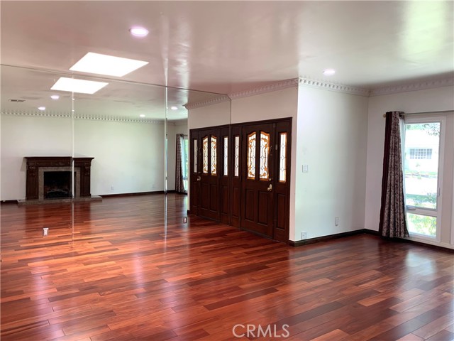 220 Laurel Avenue, Arcadia CA: https://media.crmls.org/medias/f3255731-4275-4906-b323-28d327c19854.jpg