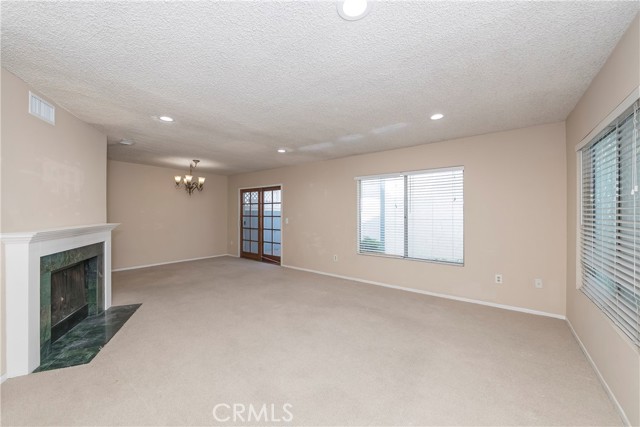 Detail Gallery Image 4 of 33 For 24121 High Knob #C,  Diamond Bar,  CA 91765 - 2 Beds | 2/1 Baths