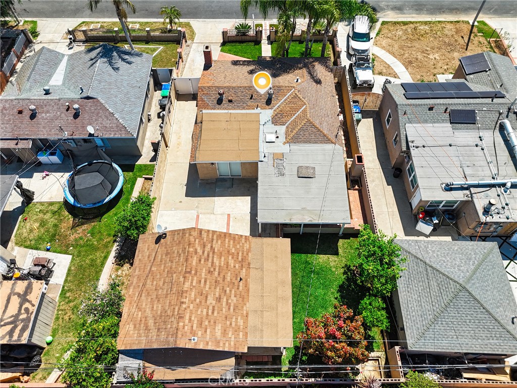 https://media.crmls.org/medias/f32618c5-11bb-43e3-94a7-e3c6190ab3a1.jpg?preset=X-Large
