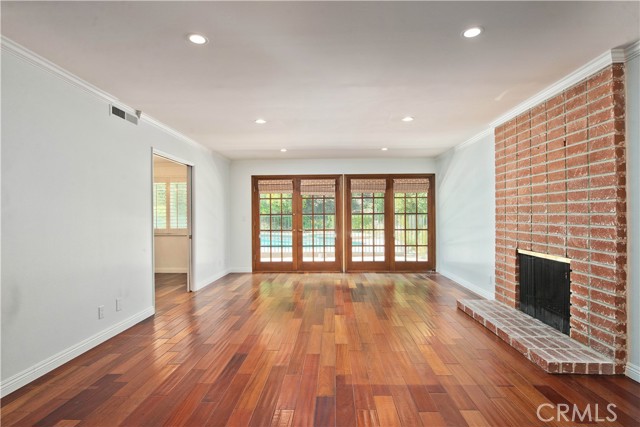 5819 Fairhaven Avenue, Woodland Hills CA: https://media.crmls.org/medias/f3261b37-dd48-477d-a77f-d92d13c29872.jpg
