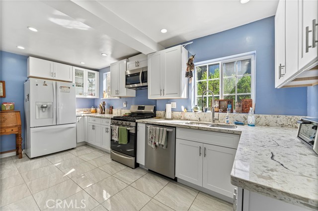 Detail Gallery Image 14 of 34 For 2042 Rome, Los Angeles,  CA 90065 - 3 Beds | 2/1 Baths