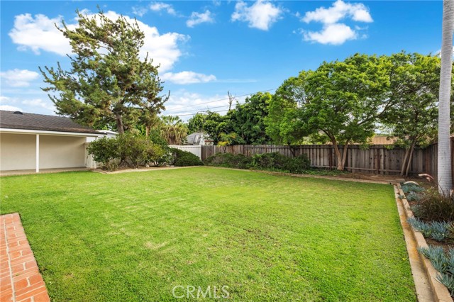 Detail Gallery Image 27 of 31 For 12392 Country Lane, North Tustin,  CA 92705 - 4 Beds | 3 Baths