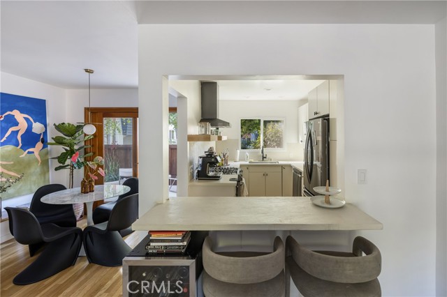 Detail Gallery Image 3 of 15 For 6400 Primrose, Los Angeles,  CA 90068 - 2 Beds | 2 Baths