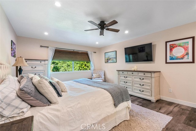 Detail Gallery Image 22 of 30 For 6321 Balcom Ave, Encino,  CA 91316 - 4 Beds | 2/1 Baths