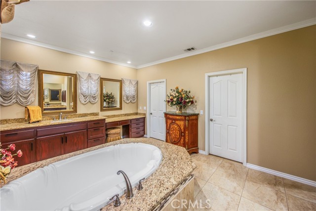 Detail Gallery Image 34 of 65 For 652 Fairway Dr, Redlands,  CA 92373 - 5 Beds | 4/1 Baths
