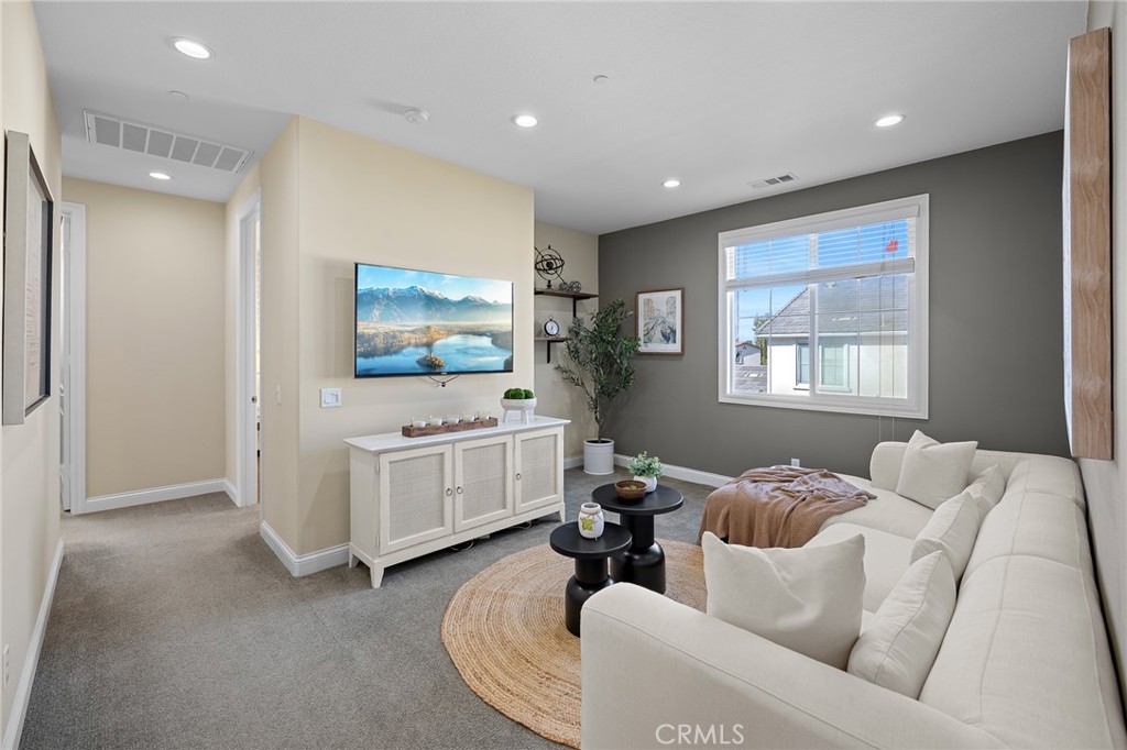 MLS #OC25274219 image #17