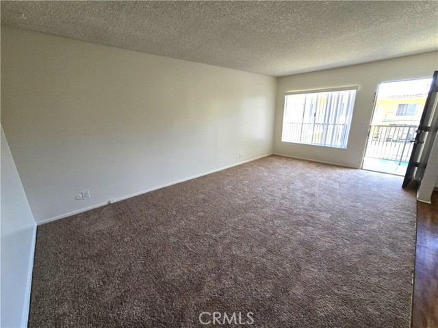 4015 W 137th Street, Hawthorne CA: https://media.crmls.org/medias/f3291eaa-c9e2-4693-aa32-db07c817ce8d.jpg