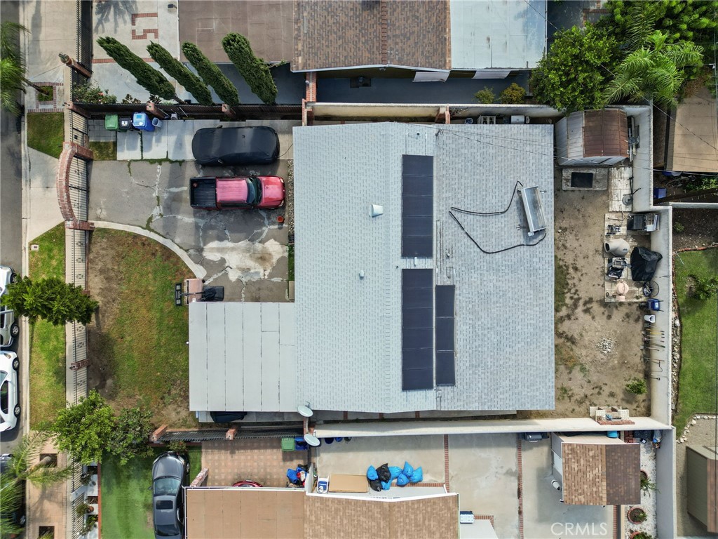 https://media.crmls.org/medias/f32927f5-7d00-4db0-b80d-03cfeb05f395.jpg?preset=X-Large