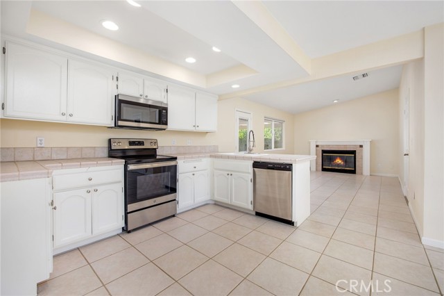 Detail Gallery Image 3 of 59 For 30449 Early Round, Canyon Lake,  CA 92587 - 3 Beds | 2 Baths