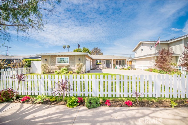 Detail Gallery Image 2 of 53 For 3165 Sicily Ave, Costa Mesa,  CA 92626 - 3 Beds | 2/1 Baths