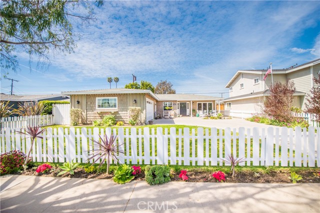 Detail Gallery Image 2 of 53 For 3165 Sicily Ave, Costa Mesa,  CA 92626 - 3 Beds | 2/1 Baths