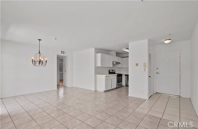 9014 Burnet Avenue, North Hills CA: https://media.crmls.org/medias/f3295a8f-718d-46a9-983f-8f5deb33a7a2.jpg