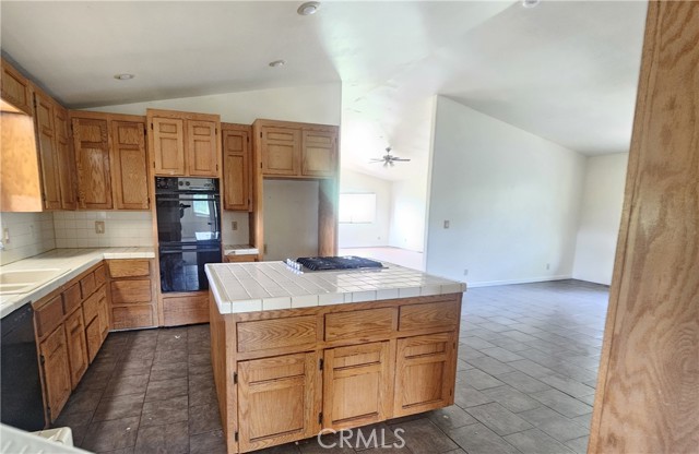 Detail Gallery Image 15 of 54 For 18834 Deer Hill Rd, Hidden Valley Lake,  CA 95467 - 4 Beds | 2/2 Baths