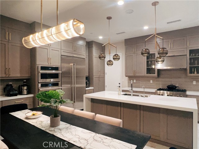 1165 Poppy Court, Montebello CA: https://media.crmls.org/medias/f32a13e0-5a41-440a-90ee-caf9fbe52a37.jpg
