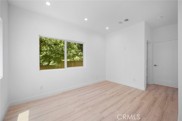 1437 Ardmore Avenue, Glendale CA: https://media.crmls.org/medias/f32a9892-2827-4624-a897-97a6d67e2b4f.jpg