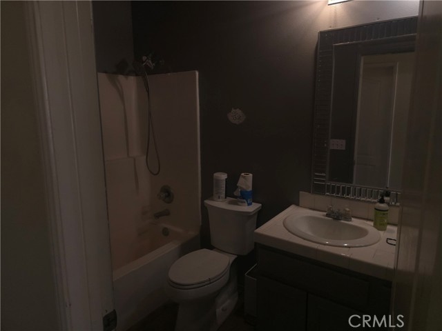 242 Spinnaker Street, San Jacinto CA: https://media.crmls.org/medias/f32afb96-4b30-4349-b708-4043c63ee749.jpg