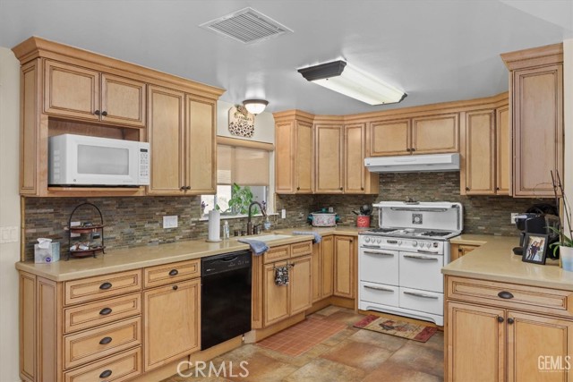21564 Pine Tree Road, Caliente CA: https://media.crmls.org/medias/f32c45ad-7667-4d74-8535-956fb337e18c.jpg