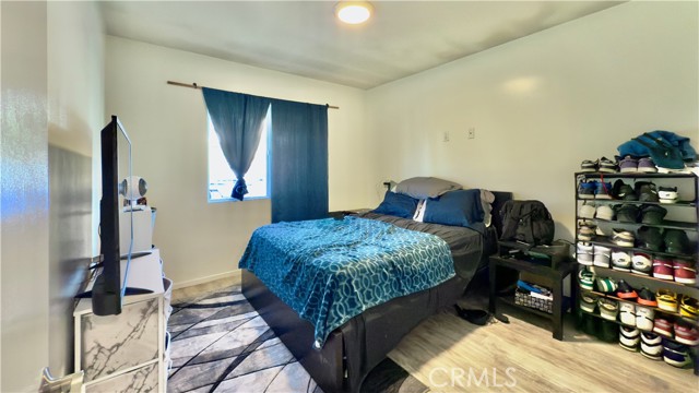 11125 Glenoaks Boulevard, Pacoima CA: https://media.crmls.org/medias/f32ccac5-f929-48fb-874f-2f63e2dda872.jpg