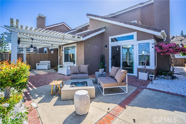 Detail Gallery Image 7 of 74 For 6117 E Garnet Cir, Anaheim Hills,  CA 92807 - 3 Beds | 3 Baths