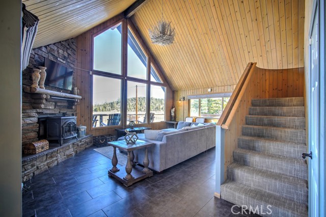 Detail Gallery Image 6 of 31 For 1412 E Big Bear Bld, Big Bear City,  CA 92314 - 3 Beds | 2 Baths