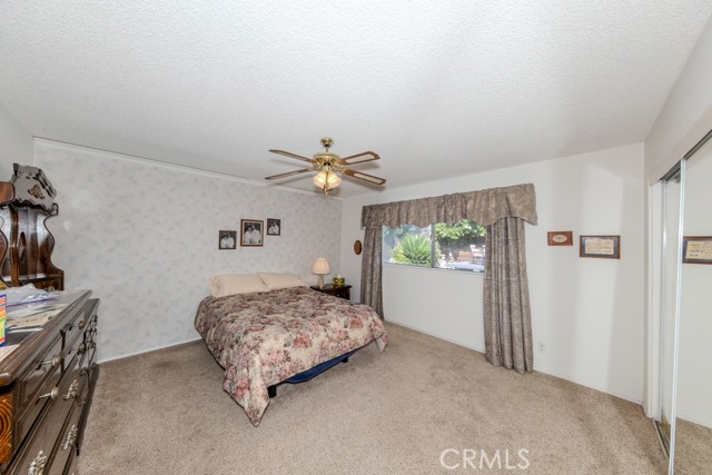 Image 8 of 27 For 19701 Dunsmuir Plaza