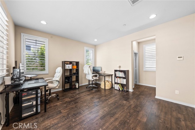 7462 Silver Saddle Court, Eastvale CA: https://media.crmls.org/medias/f32e6363-47fe-44ed-9d1c-c3d9a0523f8a.jpg