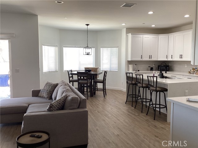 Detail Gallery Image 10 of 29 For 9640 Village, California City,  CA 93505 - 4 Beds | 2 Baths