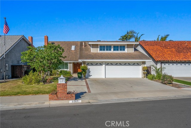 Detail Gallery Image 2 of 71 For 8561 Pierre Dr, Huntington Beach,  CA 92646 - 5 Beds | 3 Baths