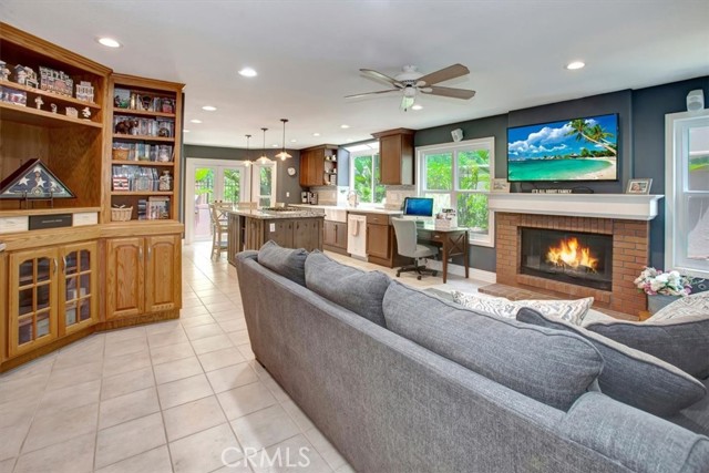 26181 San Marino Court, Mission Viejo CA: https://media.crmls.org/medias/f32f0725-c306-419e-b782-ac66142cb21e.jpg