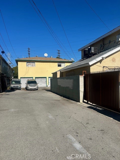 Detail Gallery Image 27 of 27 For 5945 Riverton Ave, North Hollywood,  CA 91601 - 2 Beds | 2 Baths