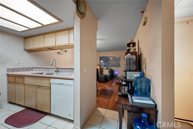 Detail Gallery Image 7 of 18 For 12601 Van Nuys Bld #119,  Pacoima,  CA 91331 - 1 Beds | 1 Baths