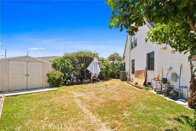 3985 Palm Avenue, Lynwood CA: https://media.crmls.org/medias/f3312f5a-a362-454d-b05f-376572541250.jpg