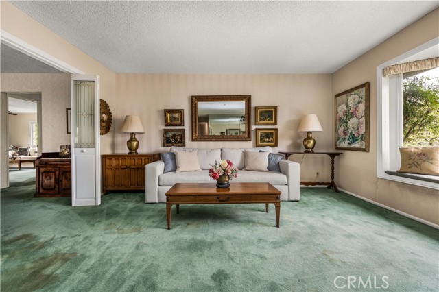 Detail Gallery Image 6 of 31 For 1142 Appian, Santa Ana,  CA 92705 - 4 Beds | 3 Baths