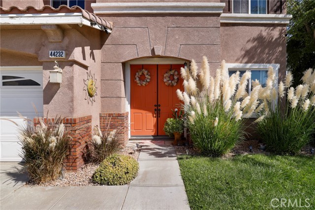 Detail Gallery Image 2 of 38 For 44232 Sunmist Ct, Lancaster,  CA 93535 - 5 Beds | 2/1 Baths