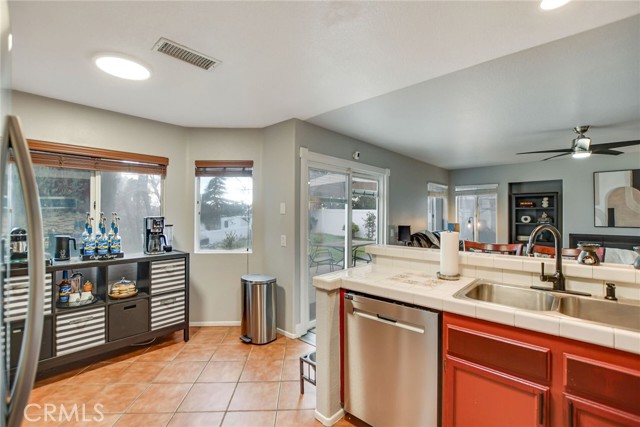 Detail Gallery Image 9 of 35 For 28237 Kane Ct, Highland,  CA 92346 - 4 Beds | 3 Baths