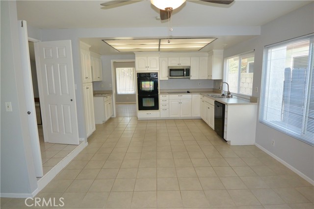 Detail Gallery Image 6 of 15 For 8576 White Fish Cir, Fountain Valley,  CA 92708 - 3 Beds | 2 Baths