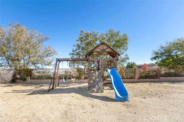 Detail Gallery Image 30 of 36 For 41640 Merryvale Ln, Palmdale,  CA 93551 - 4 Beds | 3/1 Baths