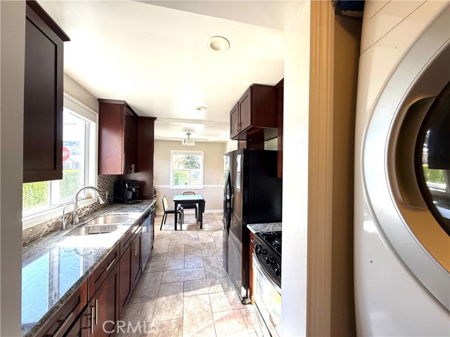 Detail Gallery Image 30 of 56 For 1978 S Holt Ave, Los Angeles,  CA 90034 - 3 Beds | 2 Baths