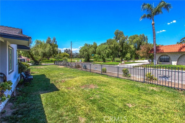 Detail Gallery Image 20 of 22 For 3095 Pepper Tree Ln, San Bernardino,  CA 92404 - 3 Beds | 2/1 Baths