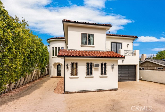 Detail Gallery Image 2 of 54 For 23123 Oxnard St, Woodland Hills,  CA 91367 - 5 Beds | 6 Baths