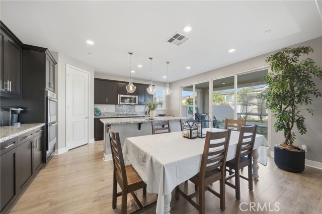 Detail Gallery Image 18 of 68 For 36745 Braken Way, Lake Elsinore,  CA 92532 - 5 Beds | 3 Baths