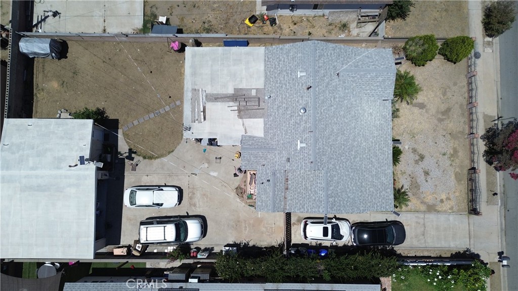https://media.crmls.org/medias/f33495a9-6790-489f-ba5f-9b29c933fccf.jpg?preset=X-Large
