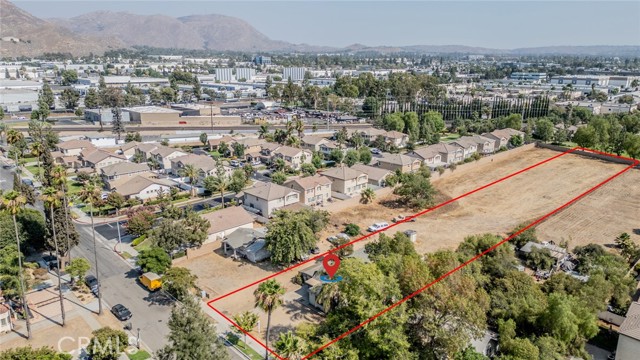 1964 Marlborough Avenue, Riverside CA: https://media.crmls.org/medias/f334dcee-7a5f-46e7-ba88-bc4890e1b130.jpg