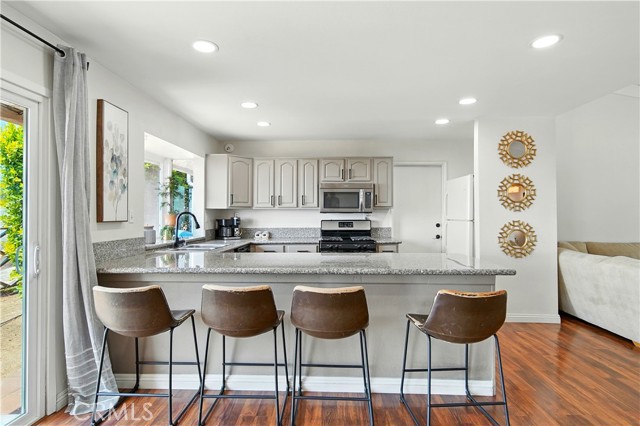 Detail Gallery Image 9 of 59 For 521 Baseline Rd, La Verne,  CA 91750 - 4 Beds | 3 Baths