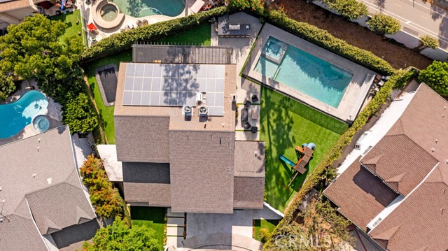 Detail Gallery Image 3 of 64 For 13130 Albers St, Sherman Oaks,  CA 91401 - 6 Beds | 4 Baths