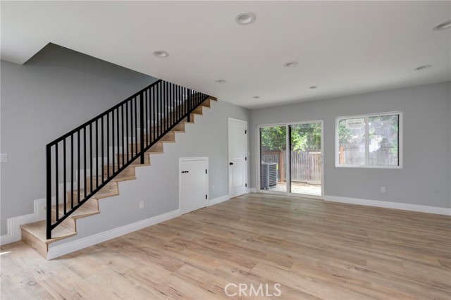 Detail Gallery Image 9 of 36 For 1243 1/2 Meadowbrook Ave #BACK,  Los Angeles,  CA 90019 - 2 Beds | 2/1 Baths