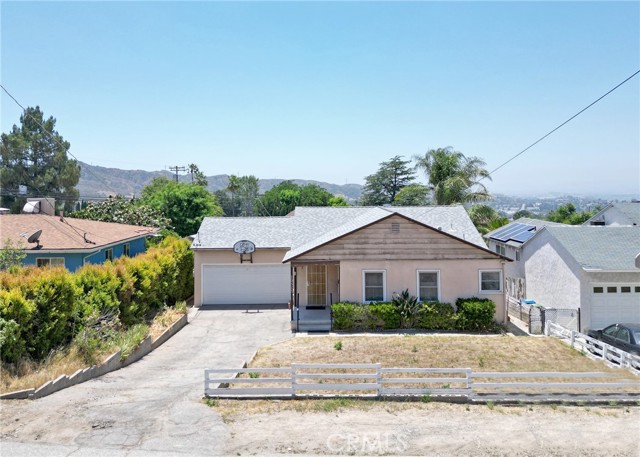 10515 Tujunga Canyon Boulevard, Tujunga CA: https://media.crmls.org/medias/f3359164-2446-47ac-996a-c6ccc1d94424.jpg
